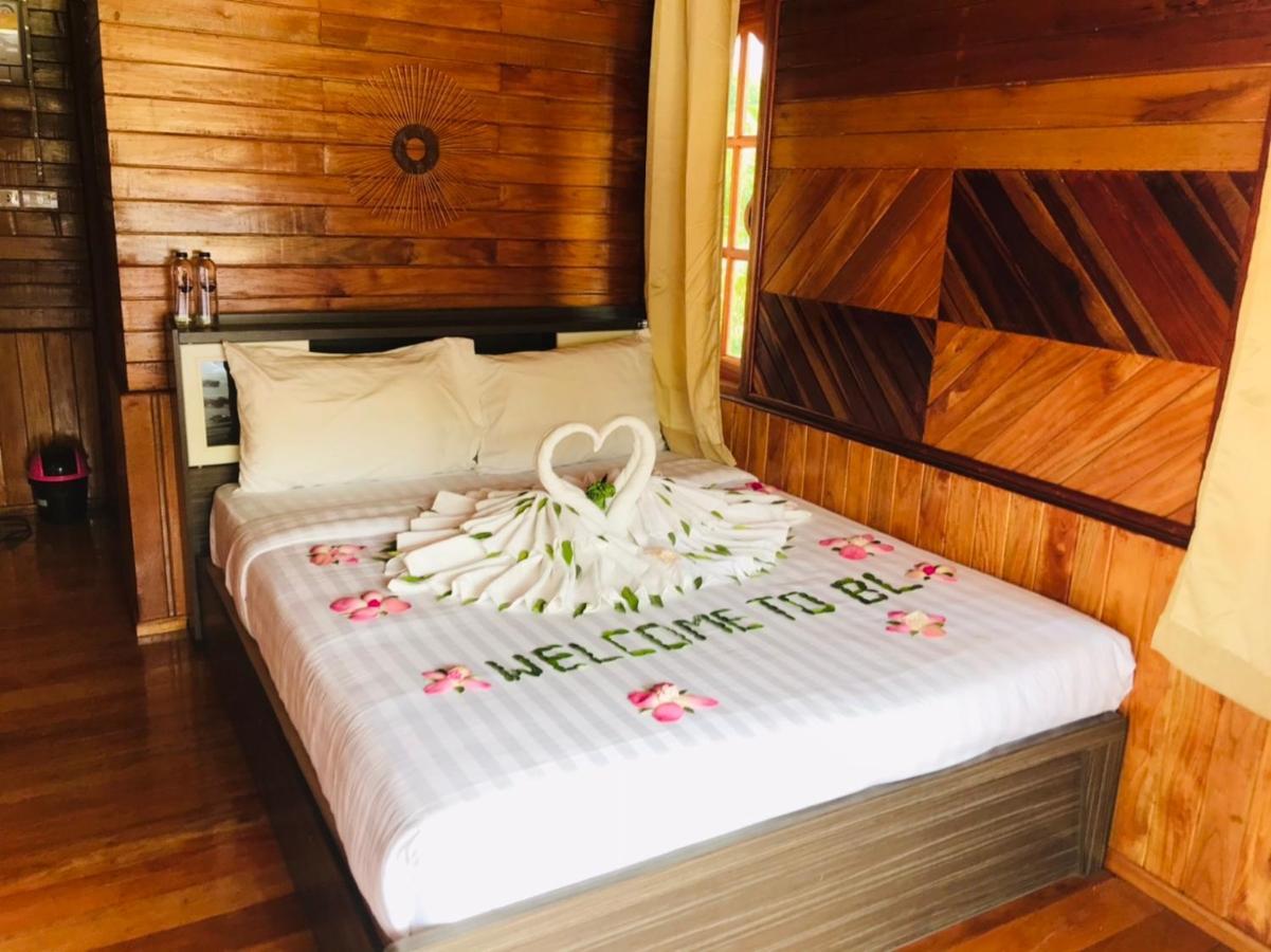 ไร่นาบัวหลวง คาเฟ่ & ฟาร์มสเตย์ Raina Bualuang Cafe & Farm Stay Ban Na No Ngoại thất bức ảnh