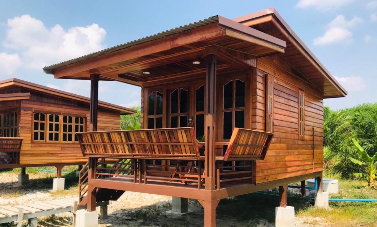 ไร่นาบัวหลวง คาเฟ่ & ฟาร์มสเตย์ Raina Bualuang Cafe & Farm Stay Ban Na No Ngoại thất bức ảnh