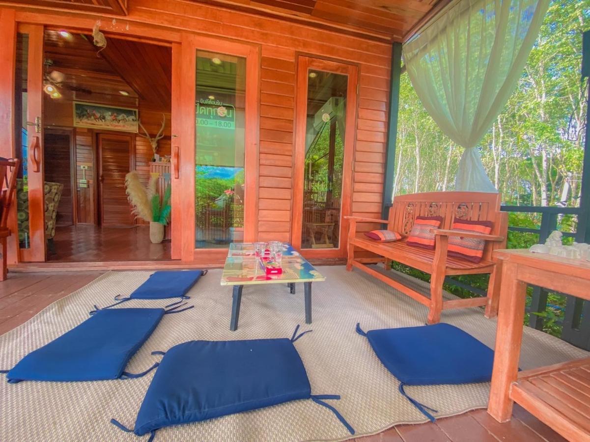 ไร่นาบัวหลวง คาเฟ่ & ฟาร์มสเตย์ Raina Bualuang Cafe & Farm Stay Ban Na No Ngoại thất bức ảnh