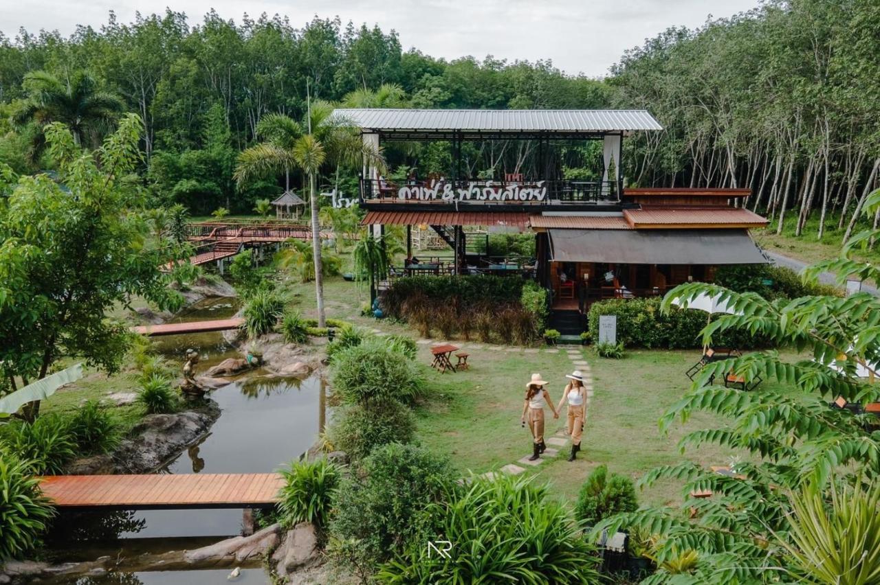 ไร่นาบัวหลวง คาเฟ่ & ฟาร์มสเตย์ Raina Bualuang Cafe & Farm Stay Ban Na No Ngoại thất bức ảnh