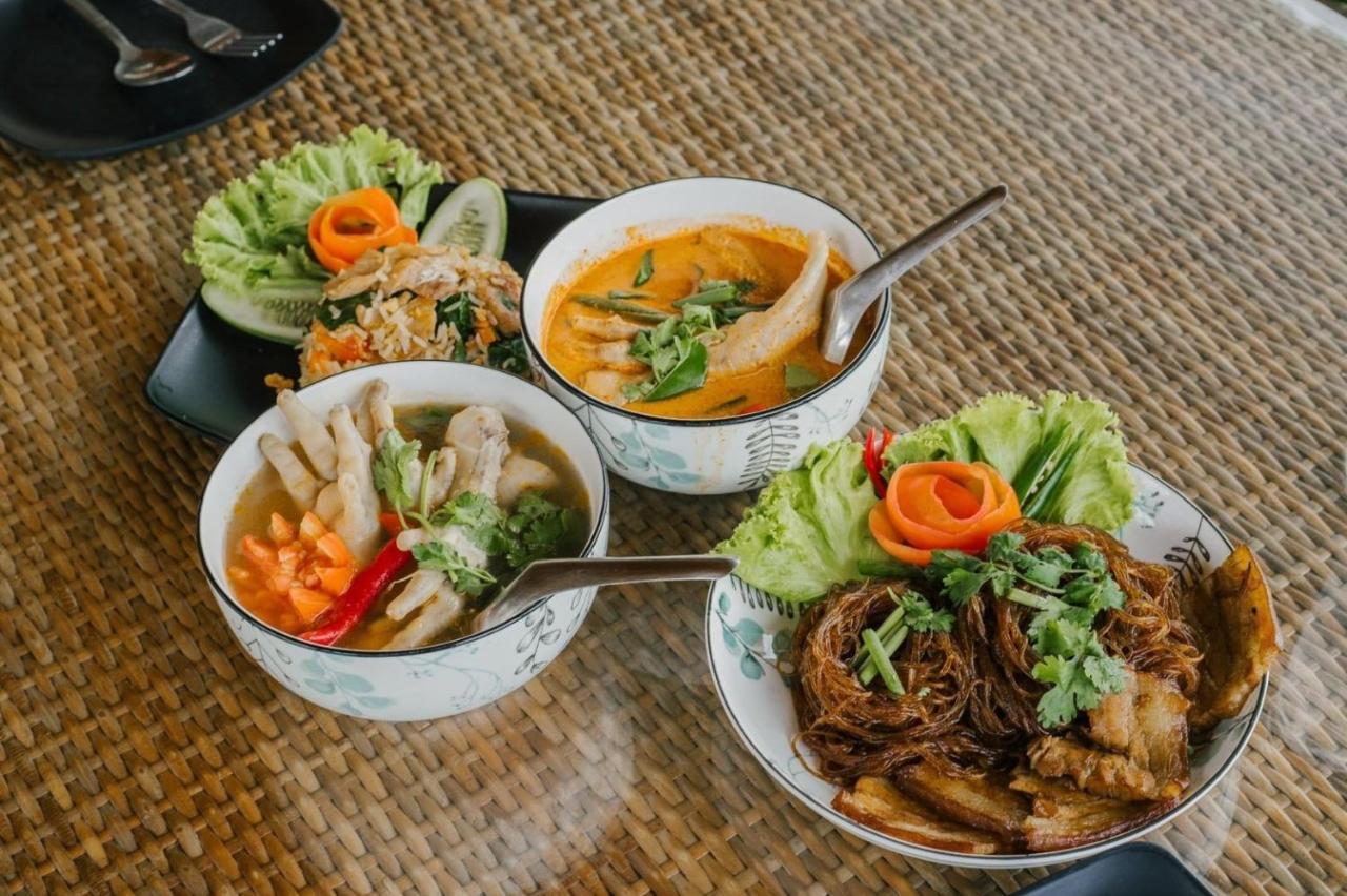 ไร่นาบัวหลวง คาเฟ่ & ฟาร์มสเตย์ Raina Bualuang Cafe & Farm Stay Ban Na No Ngoại thất bức ảnh